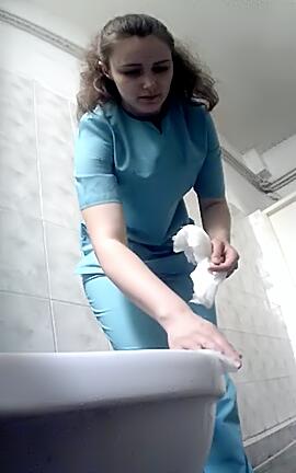 Туалет поликлиники подглядывание
