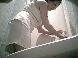 Сборник скрытых камер в женских туалетах