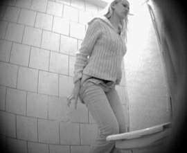 Скрытая камера в институтском туалете
